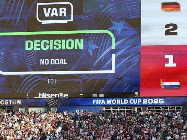 אבל ה-VAR התערב ופסל את השער (GETTY)