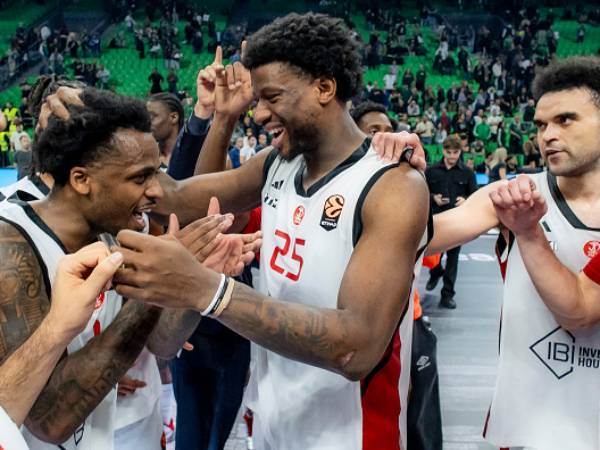 הפועל תל אביב חוגגת ניצחון ענק. ללא ישראלים (GETTY)
