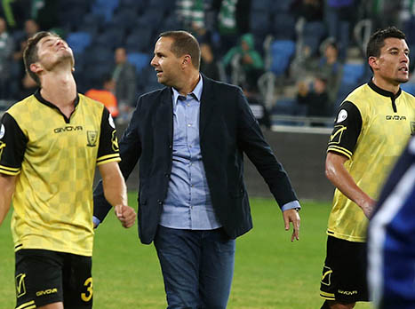 מחדל על הספסל. בן שמעון (אלן שיבר)