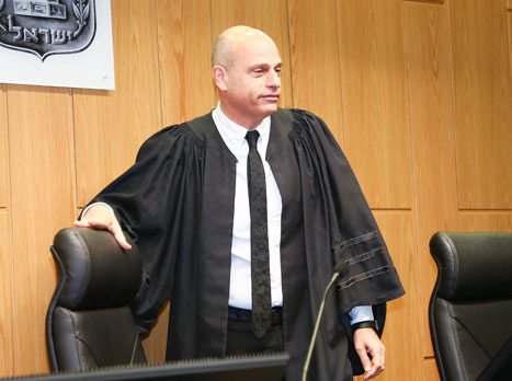 החלטה דרמטית של השופט אורנשטיין (דני מרון)