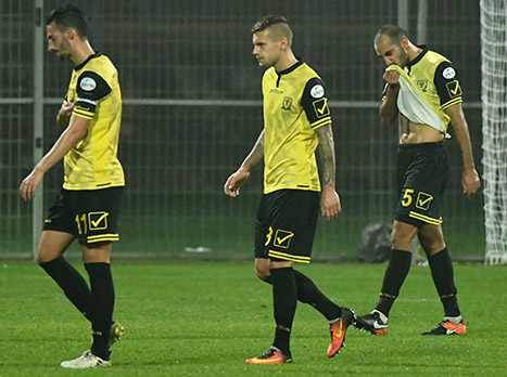 בית"ר לא מתרוממת (אנצ'ו גוש)