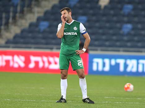מתי קינן והשחקנים יעניקו קצת נחת לקהל? (צילום: יוסי שקל)