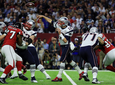 בריידי עם המסירה. התקשה לפתח מומנטום בדרייבים הראשונים (Getty)