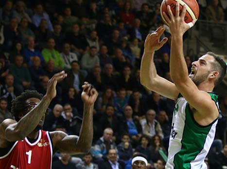 שמחון. בולט בירוק (מנהלת הליגה)