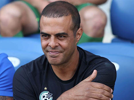 לוזון. יצליח לחטוף את המגן? (אלן שיבר)