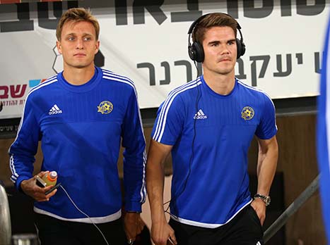 שוינפלד עם קיארטנסון. לא מודאג מתחרות (דני מרון)