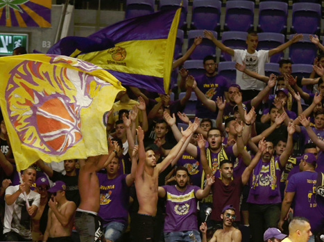 אוהדי חולון בטירוף (אלן שיבר)