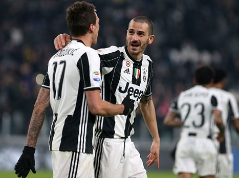 גם שחקני ההתקפה עוזרים בהגנה (getty)