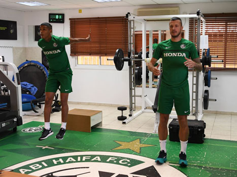 רוקאביציה ודוס סנטוס בכפר גלים (מכבי חיפה)