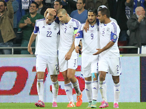 חוגג נגד בוסניה (יוסי שקל)