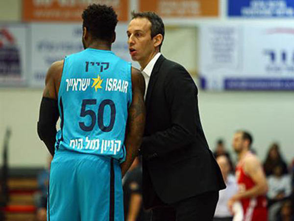 קיין עם קטש. חוזר לישראל (צילום: מנהלת הליגה)