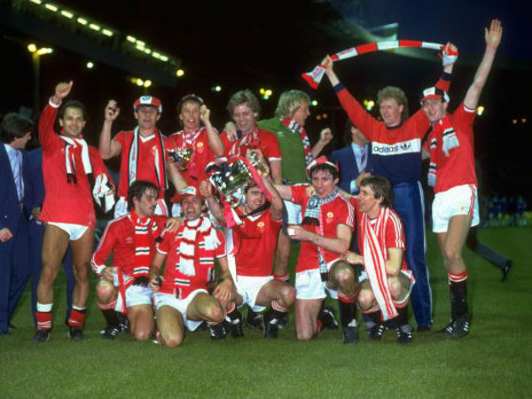 יונייטד חגגה גביע על ברייטון (getty)