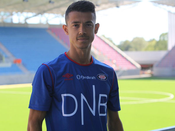 אזמי עם המדים החדשים של ולרנגה