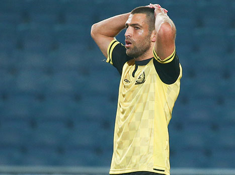 יפתח בהרכב. שכטר (אלן שיבר)