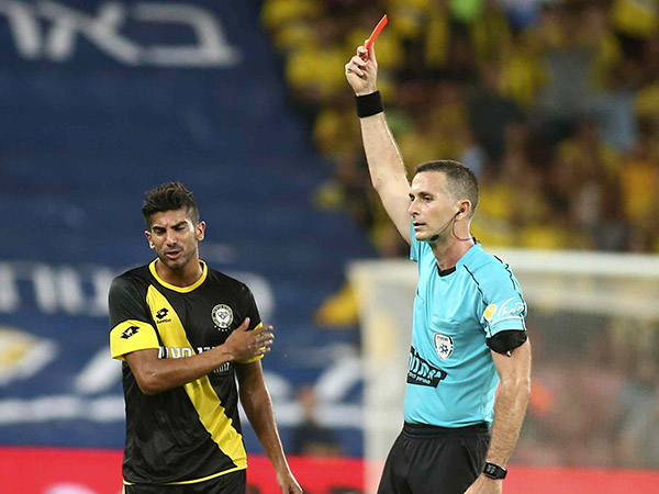 אכזבה מהאדום לצעירי (אלן שיבר)