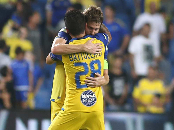 באטוקיו וייני חוגגים בסיום. 120 אלף יורו על כל נקודה בשלב הבתים (אלן שיבר)