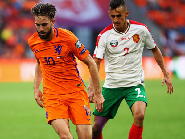 מכה גלים ביבשת. קוסטדינוב (getty)