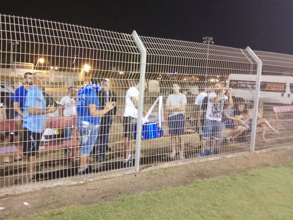 האוהדים מחכים למכבי ת"א