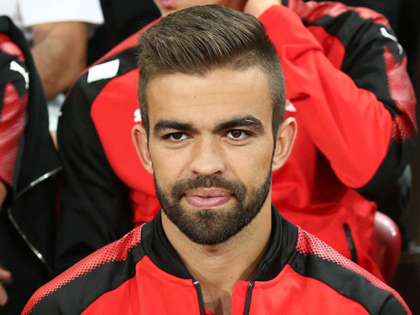 ויטור. בעיה מנטאלית (דני מרון)