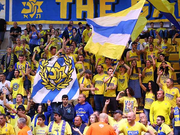 האוהדים הצהובים הגיעו לתמוך (מנהלת הליגה)