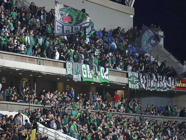 עכשיו מחכה להם דרבי (אלן שיבר)