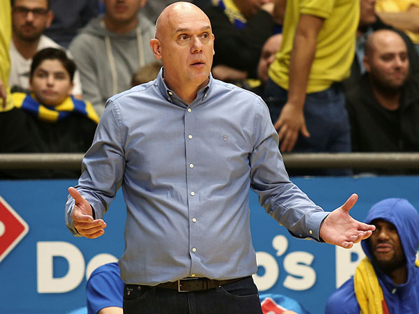 ספאחיה. "לא הצלחתי למצוא 5 שחקנים שלא יאבדו כדורים" (אלן שיבר)