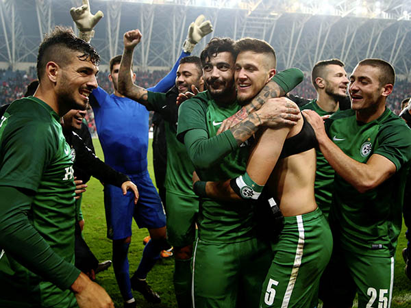 עכשיו מכבי ת"א מחכה (אלן שיבר)