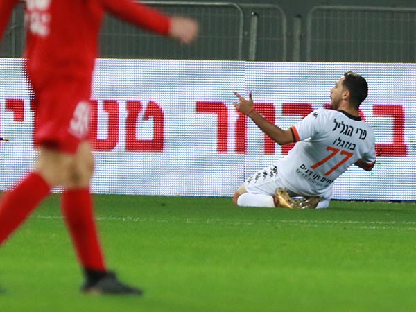 בוזגלו. השער שלו לא הספיק