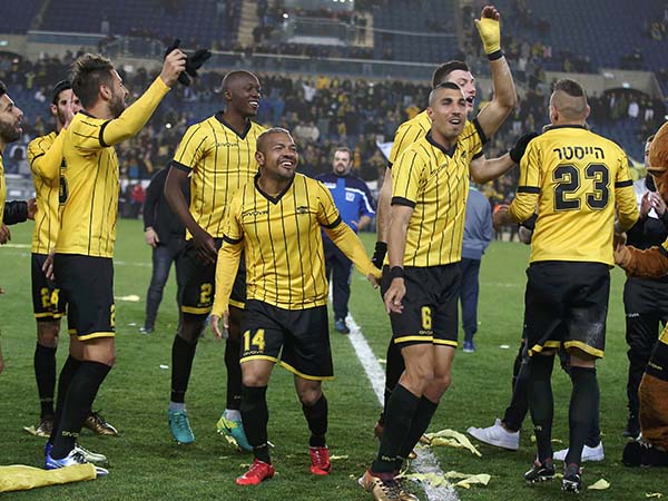 עדיין במאבק האליפות (אלן שיבר)