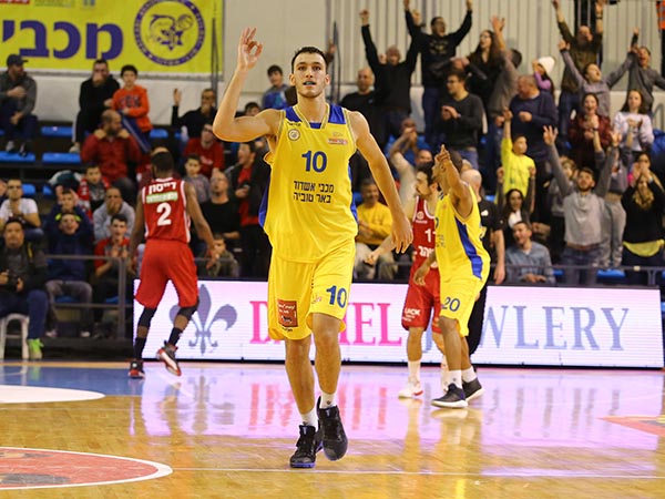 שמח מאיך שאנחנו משחקים (מנהלת הליגה)