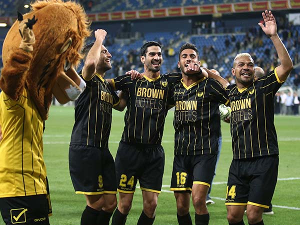 חגיגות אדירות בבית"ר ירושלים (צילום: אלן שיבר)