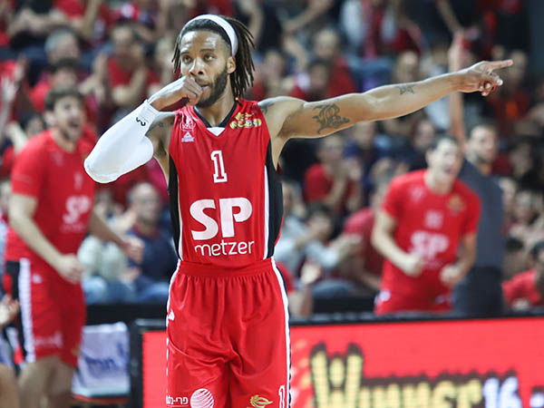 בנקס חוגג בדרך למפגשים ביתיים מול חולון וירושלים (דני מרון)