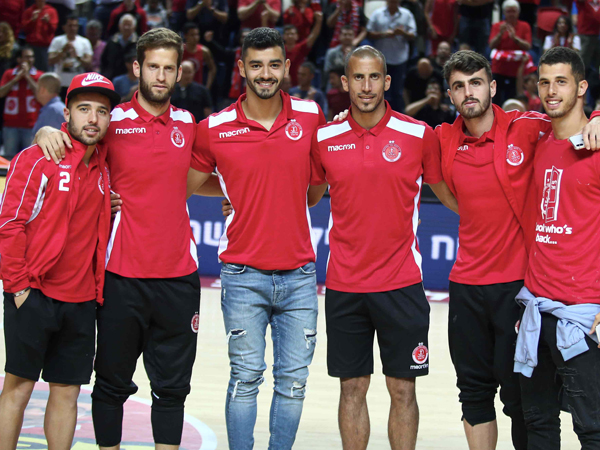 כוכבי האחות מהכדורגל הגיעו לחגוג (אלן שיבר)