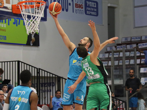 שמחון שוב מול האקסית (מנהלת)