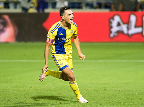 ייכנס לנעלים הגדולות של זהבי