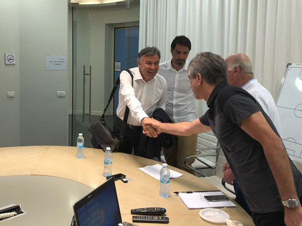 רוטנשטיינר נפגש עם חברי הוועדה