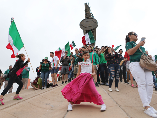 הקהל המקסיקני צבע את רוסיה (GETTY)