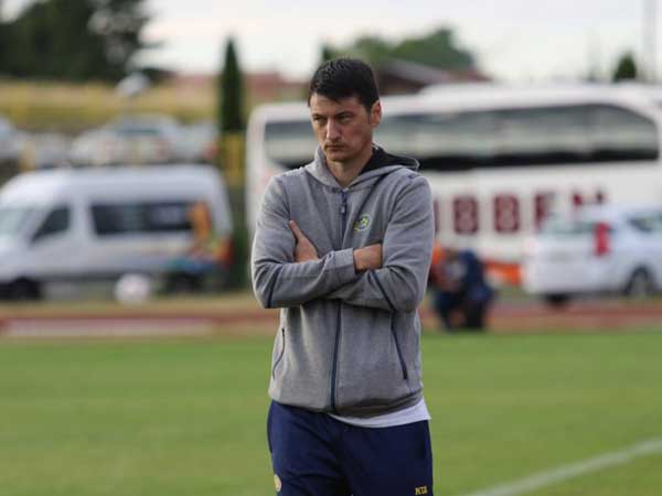 איביץ'. עדיין בוחן את השחקנים (באדיבות מכבי ת"א, האתר הרשמי)