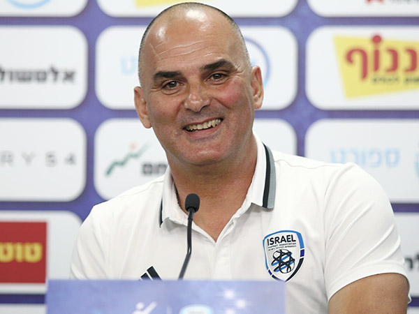 חזן, עדיין מועמד מוביל (אלן שיבר)