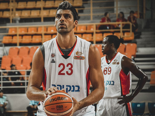 נעלם במחצית השנייה. צ'וברביץ' (קרדיט צילום: הפועל י-ם)