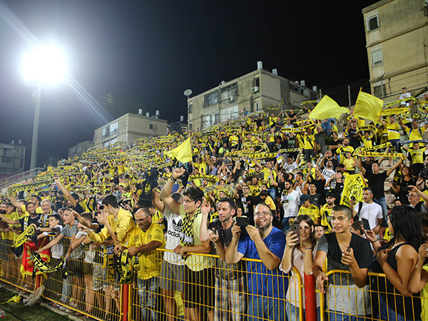 אוהדי נתניה זכו למחמאות (לירון מולדובן)