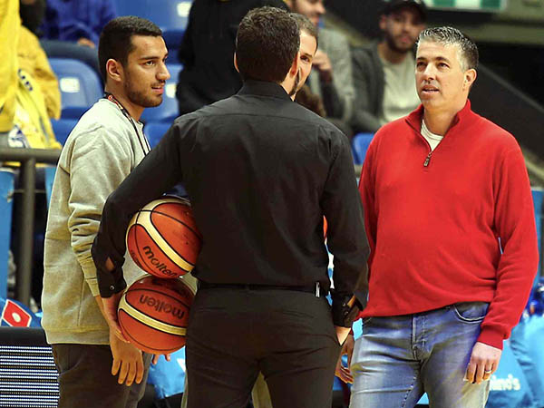 ההנהלה משנה קו (אלן שיבר)