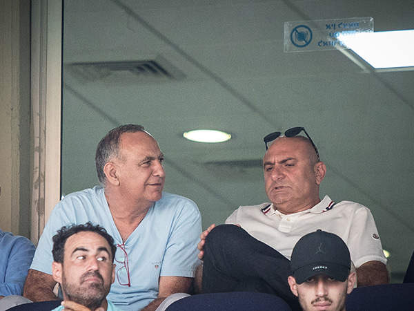 אשר אלון עם שינו זוארץ. ברעננה מרוצים מקורצקי (עודד קרני)