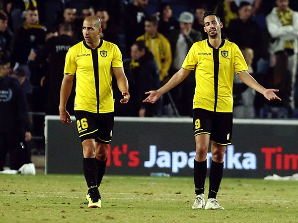 במחצית השנייה זה נראה רע, משני צידי המגרש (אלן שיבר)