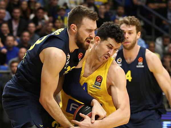 קלויארו. מכבי ת"א פתחה טוב את המשחק (אלן שיבר)