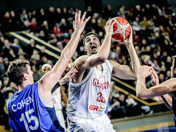ביטאדזה, משחק ענק של האיש הענק (FIBA)