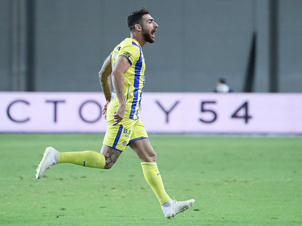 עטר, בכושר נהדר (דני מרון)