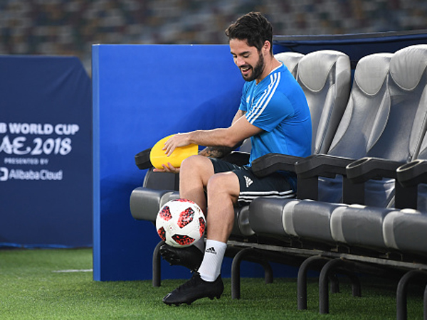 כבר התרגל לספסל. איסקו, לאן? (getty)