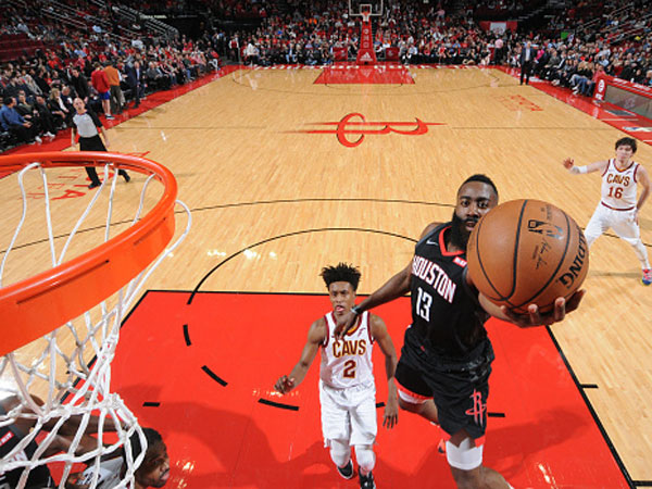 בכושר משוגע. הארדן (צילום: Bill Baptist/NBAE via Getty Images)