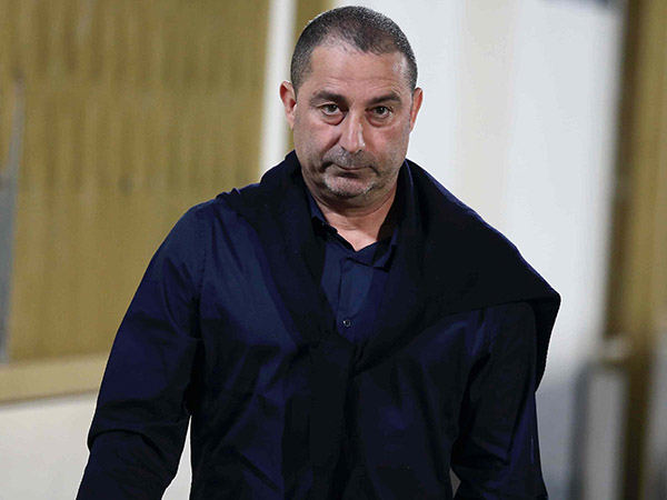 הקבוצה שלו תשרוד? בן זקן (אלן שיבר)